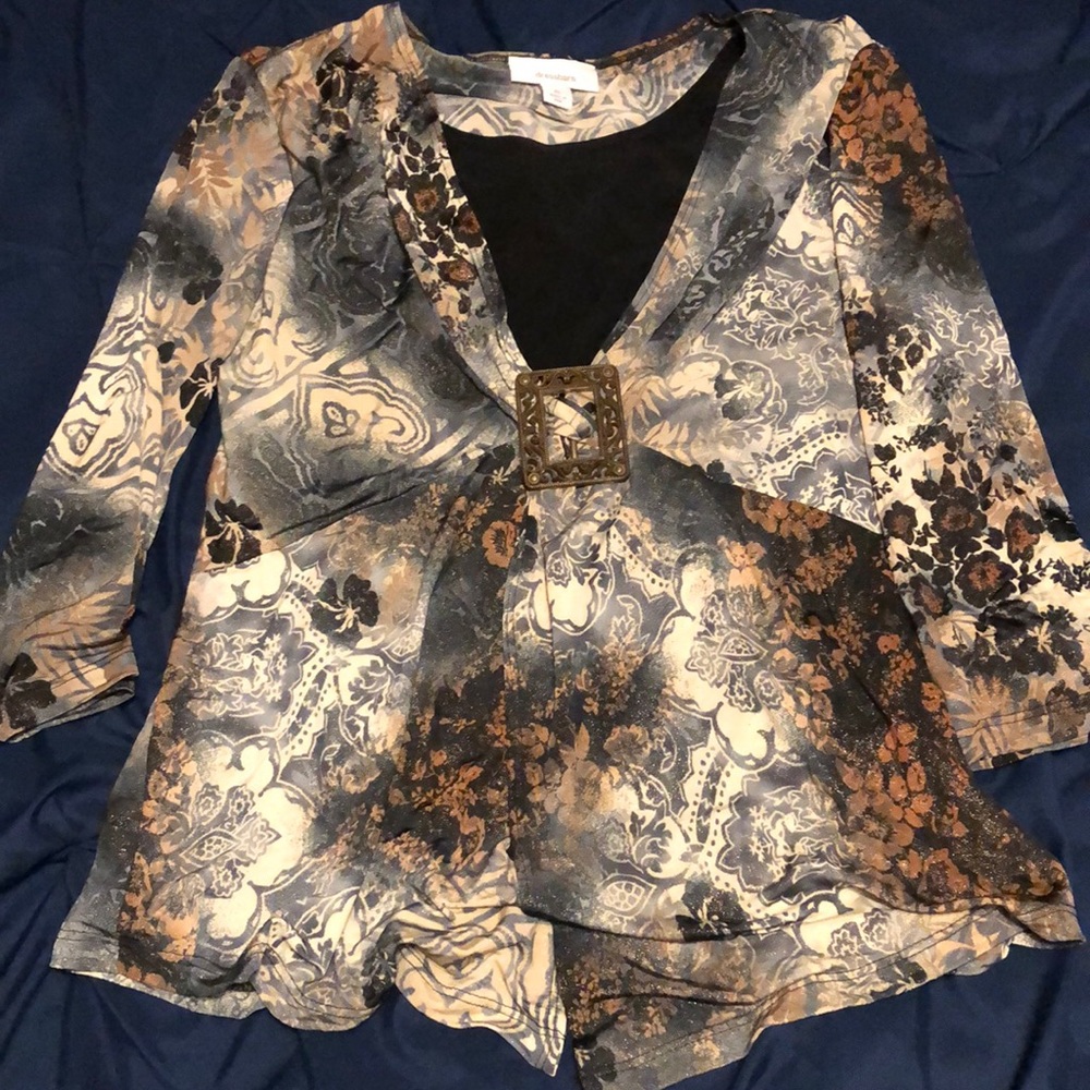 Buckle blouse